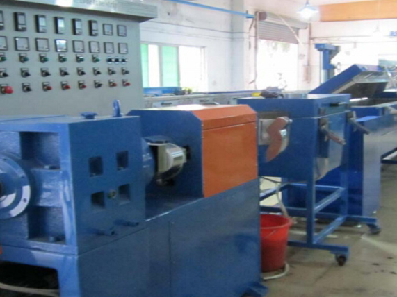 硅胶管、异型材挤出生...