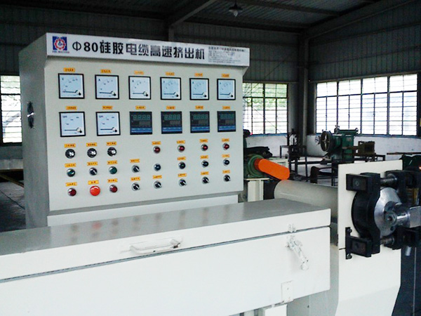 65硅胶高温电线押出...