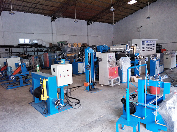 ETFE氟塑料电线挤...