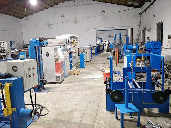 FEP氟塑料电线挤出...