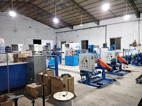 双层共挤氟塑料挤出机