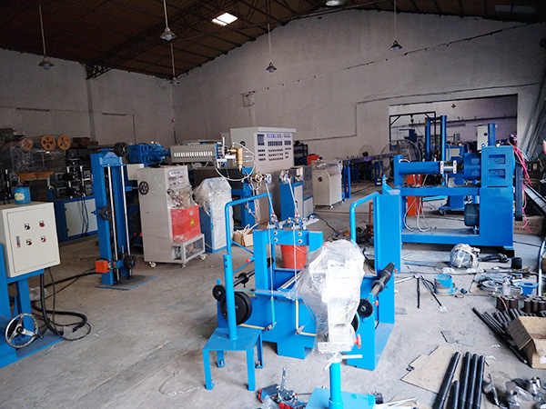 双层共挤氟塑料押出生...